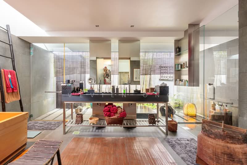 Watten Estate Semi-Detached House For Sale at S$ 13,300,000 | PropertyGuru Singapore - Bathroom