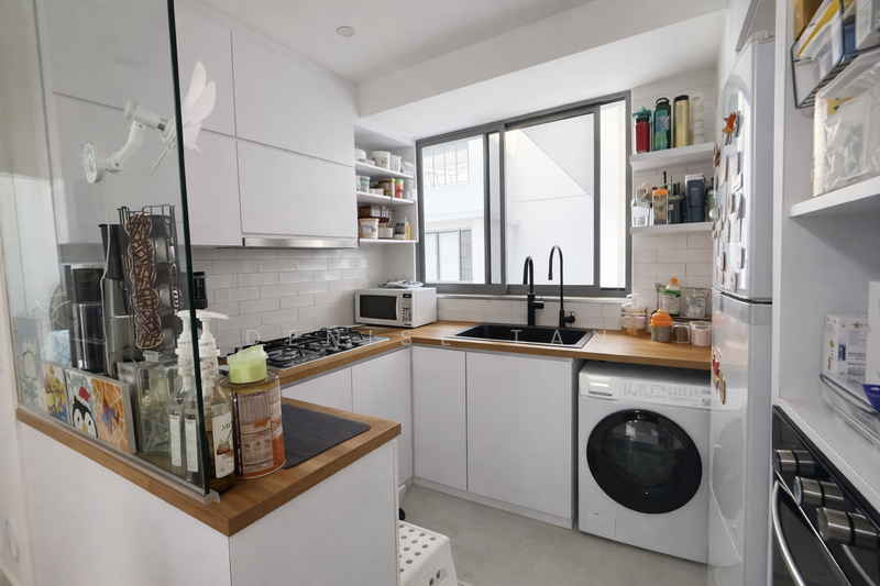 Arc at Tampines Executive Condominium For Sale at S$ 1,450,000 | PropertyGuru Singapore - Kitchen