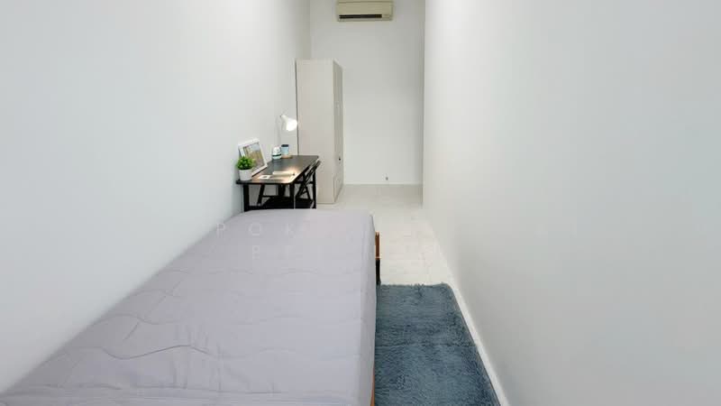 Hillview Regency, 28 Bukit Batok East Avenue 2, Room Rental, 100 sqft, Condominium For Rent, by Bespoke Habitat Pte Ltd, 500055927 - 20-19 CR1 - PropertyGuru.com.sg