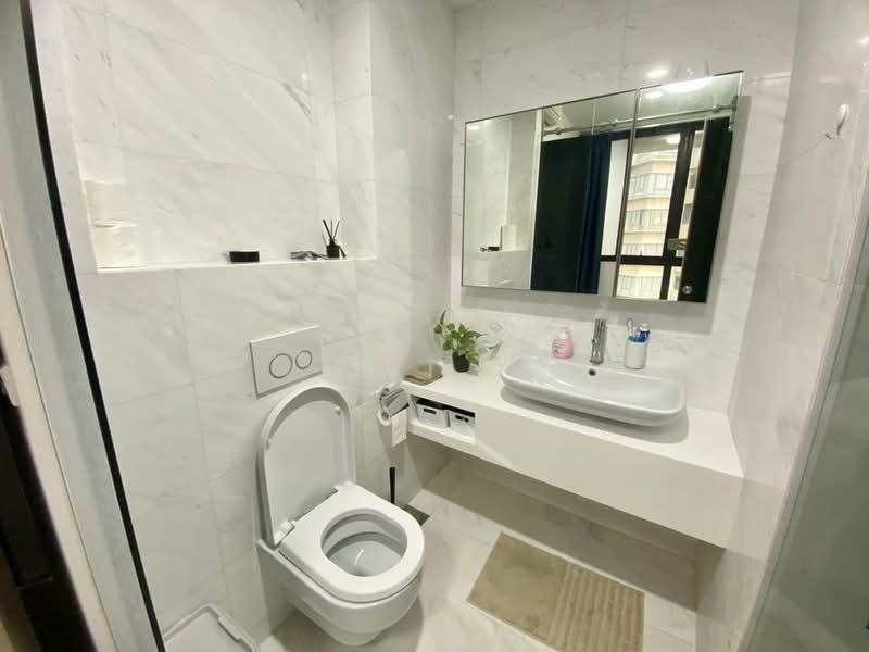 Fulcrum Condominium For Sale at S$ 1,650,000 | PropertyGuru Singapore - Bathroom