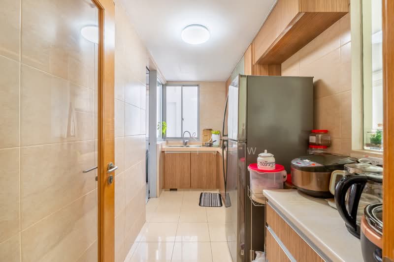 The Lakeshore Condominium For Sale at S$ 1,780,000 | PropertyGuru Singapore - Kitchen