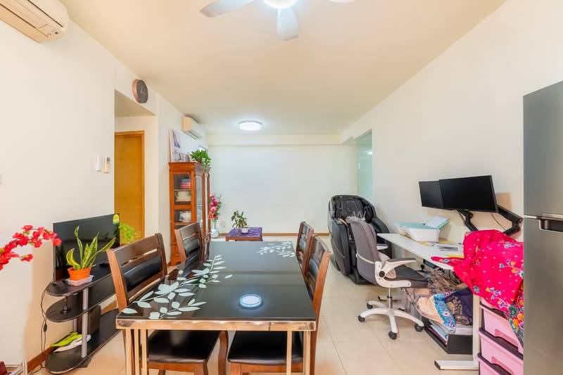 The Lakeshore Condominium For Sale at S$ 1,780,000 | PropertyGuru Singapore - Dining Room