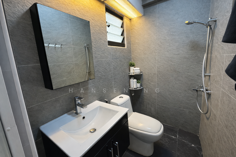 26D Jalan Membina HDB Flat For Sale at S$ 788,888 | PropertyGuru Singapore - Common Bathroom