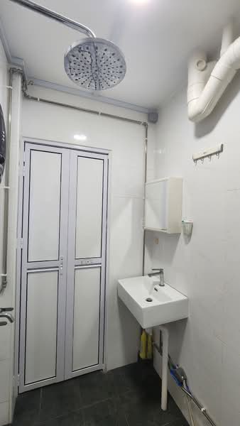 840 Yishun Street 81, 840 Yishun Street 81, 2 Bedrooms, 786 sqft, HDB Flat For Rent, by Dave Choy, 500055989 - Bathroom - PropertyGuru.com.sg
