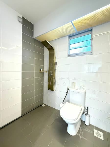 216A Boonlay Ave, , Room Rental, 150 sqft, HDB Flat For Rent, by Johanna Chow, 500056002 - Bathroom - PropertyGuru.com.sg
