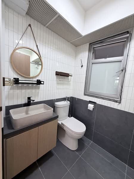 79 Dawson Road HDB Flat For Sale at S$ 1,188,000 | PropertyGuru Singapore - Bathroom