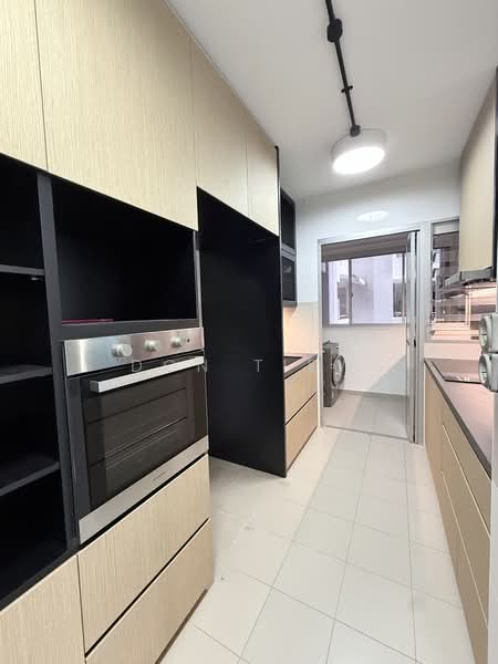 79 Dawson Road HDB Flat For Sale at S$ 1,188,000 | PropertyGuru Singapore - Kitchen