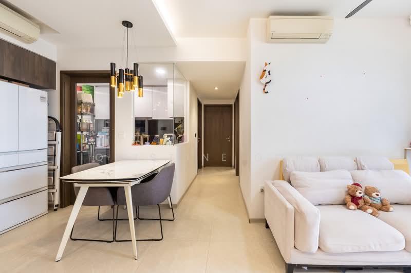 iNz Residence Condominium For Sale at S$ 1,620,000 | PropertyGuru Singapore - Dining Room