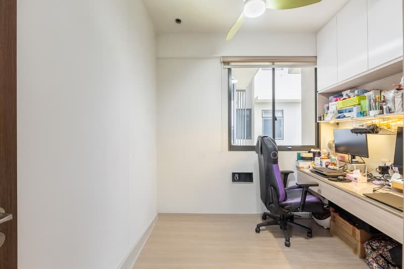 iNz Residence Condominium For Sale at S$ 1,620,000 | PropertyGuru Singapore - Study