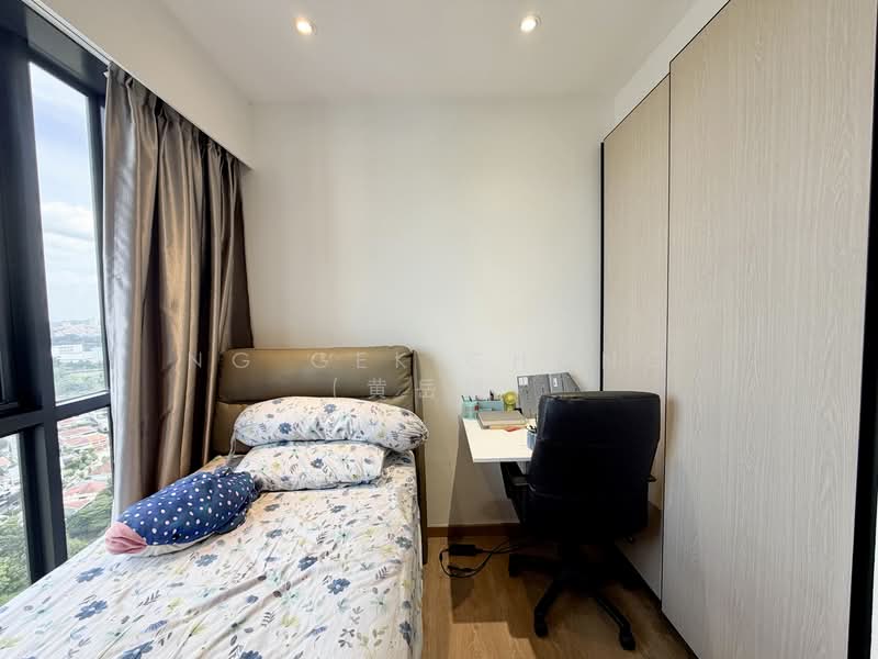 Whistler Grand Condominium For Sale at S$ 3,000,000 | PropertyGuru Singapore - Bedroom