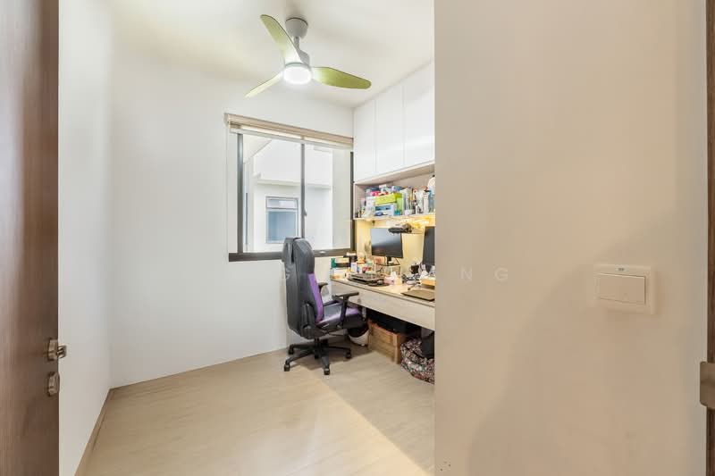 iNz Residence Condominium For Sale at S$ 1,620,000 | PropertyGuru Singapore - Study