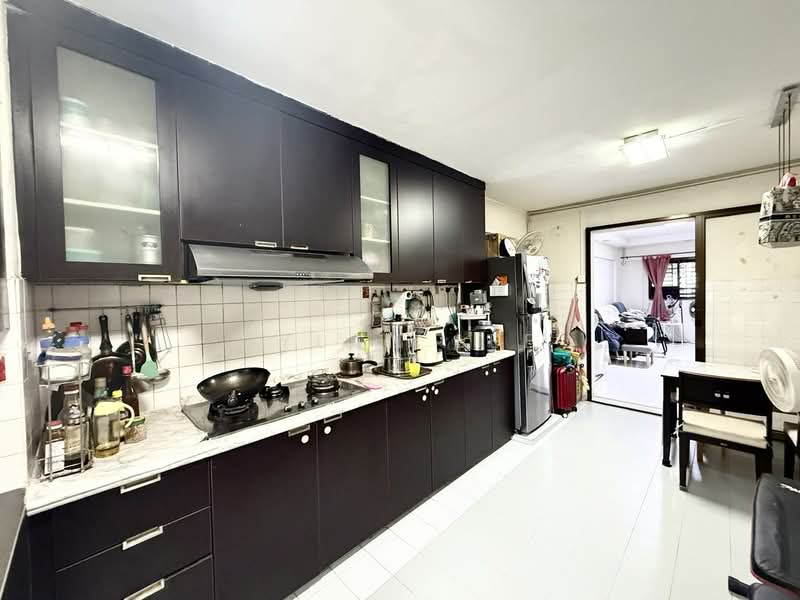 319 Ang Mo Kio Avenue 1 HDB Flat For Sale at S$ 445,000 | PropertyGuru Singapore - Kitchen