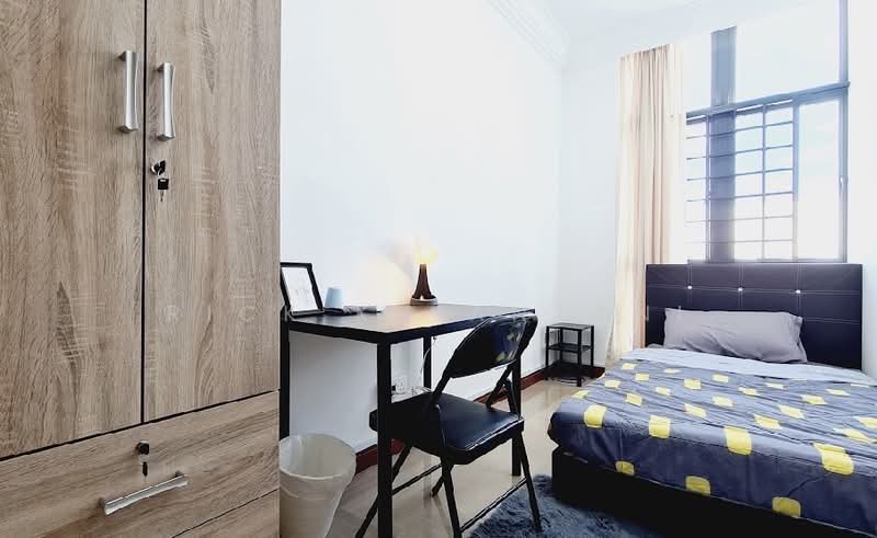 East Meadows, 30 Tanah Merah Kechil Road, 1 Bedroom, 150 sqft, Condominium For Rent, by Rick Khiantani, 500056043 - Bedroom - PropertyGuru.com.sg