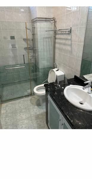 Clementi Park, 010101 Sunset Drive, 4 Bedrooms, 1,767 sqft, Condominium For Rent, by William Liu Haihua, 500056046 - Bathroom - PropertyGuru.com.sg