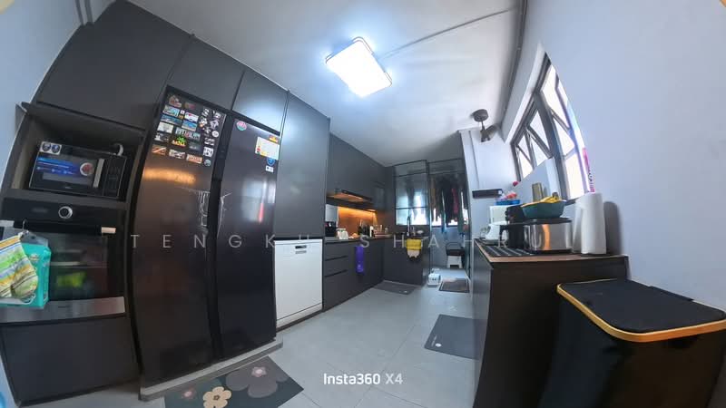 733 Yishun Avenue 5, 733 Yishun Avenue 5, Sembawang / Yishun, 3 Bedrooms, 1,302 sqft, HDB Flat For Sale, by TENGKU SHAHRUL, 500056049 - Kitchen - PropertyGuru.com.sg