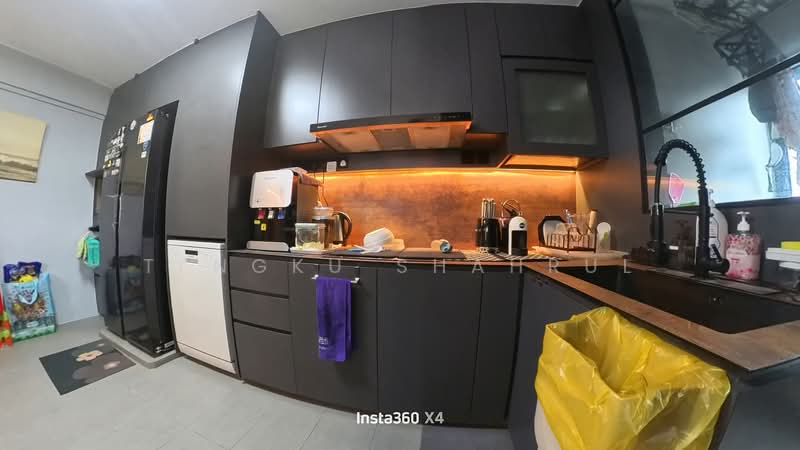 733 Yishun Avenue 5, 733 Yishun Avenue 5, Sembawang / Yishun, 3 Bedrooms, 1,302 sqft, HDB Flat For Sale, by TENGKU SHAHRUL, 500056049 - Kitchen - PropertyGuru.com.sg