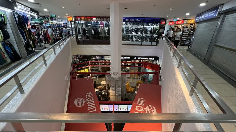 Queensway Shopping Centre, 1 Queensway, 205 sqft, Mall Shop For Rent, by Alvin Chua, 500056056 - Interior - CommercialGuru.com.sg