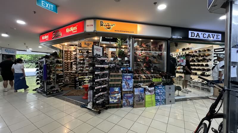 Queensway Shopping Centre, 1 Queensway, 205 sqft, Mall Shop For Rent, by Alvin Chua, 500056056 - Exterior - CommercialGuru.com.sg