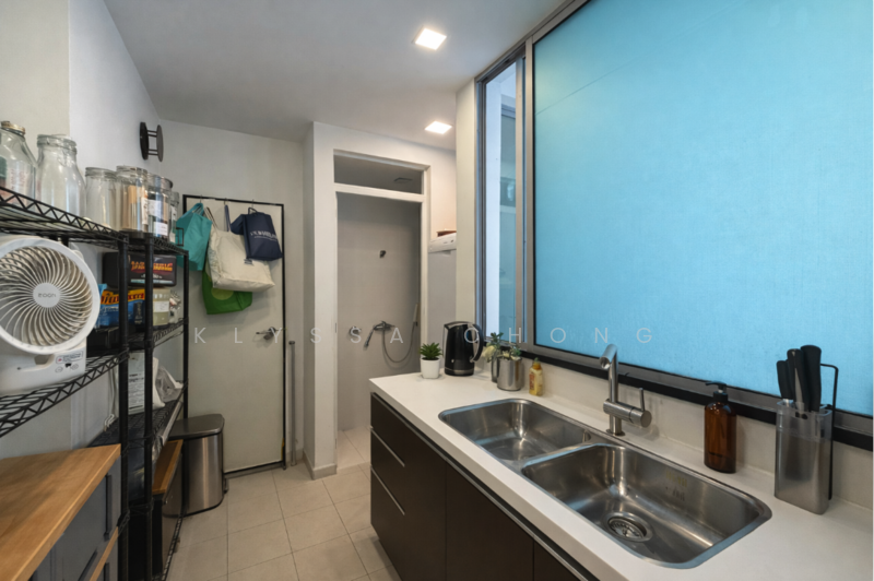 Botannia Condominium For Sale at S$ 2,480,000 | PropertyGuru Singapore - Kitchen