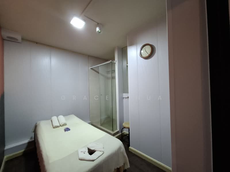 Clementi Shophouse, Clementi Avenue 2, Buona Vista / West Coast / Clementi New Town, 1,625 sqft, Other Retail For Sale, by Grace Chua, 500056066 - Single Ensuite Room - CommercialGuru.com.sg