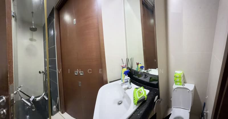 Centra Suites, 38 Geylang Lorong 25A, 3 Bedrooms, 431 sqft, Apartment For Rent, by Vincent Tan, 500056071 - Bathroom - PropertyGuru.com.sg