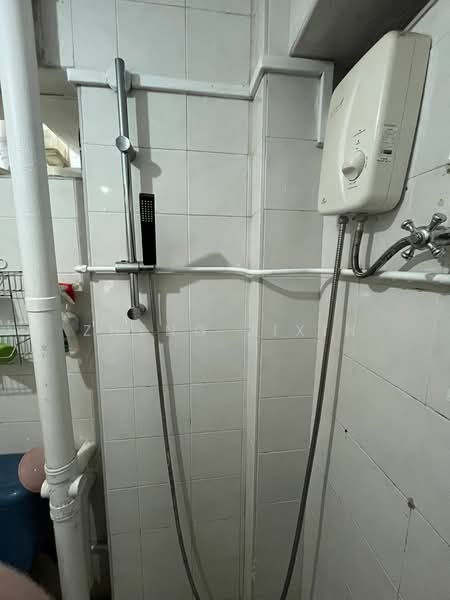 94 Whampoa Drive, 94 Whampoa Drive, Room Rental, 200 sqft, HDB Flat For Rent, by Zheng Jixin, 500056074 - Bathroom - PropertyGuru.com.sg