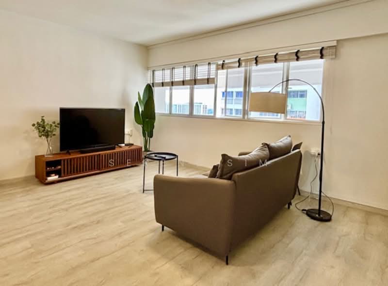 232 Hougang Avenue 1 HDB Flat For Sale at S$ 700,000 | PropertyGuru Singapore - Living Room