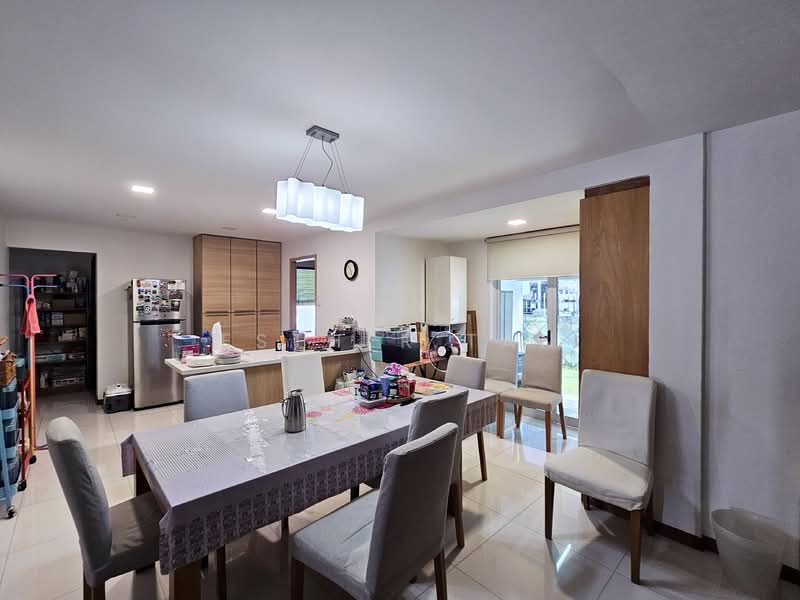 Linked Bungalow At Sunset Way! Large Land Size! 1Km to Nan Hua Pri Sch! Bungalow House For Sale at S$ 10,499,000 | PropertyGuru Singapore - Dining Room