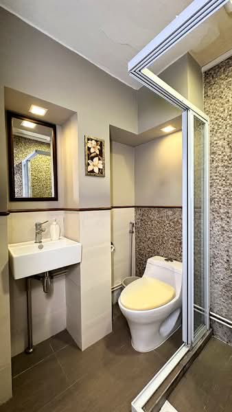 10 Jalan Batu HDB Flat For Sale at S$ 999,998 | PropertyGuru Singapore