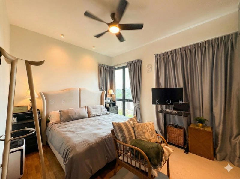 Tanglin View Condominium For Sale at S$ 2,450,000 | PropertyGuru Singapore - Master Bedroom