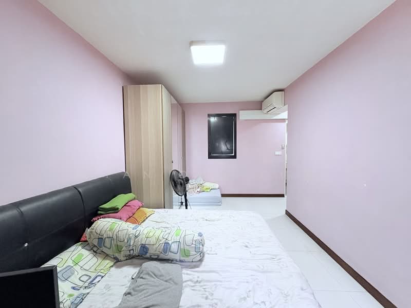 546C Segar Road HDB Flat For Sale at S$ 699,900 | PropertyGuru Singapore - Bedroom