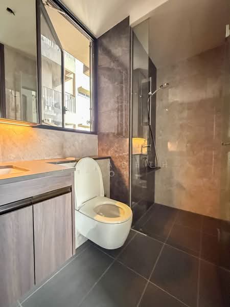 Tembusu Grand Condominium For Sale at S$ 2,749,000 | PropertyGuru Singapore - Bathroom