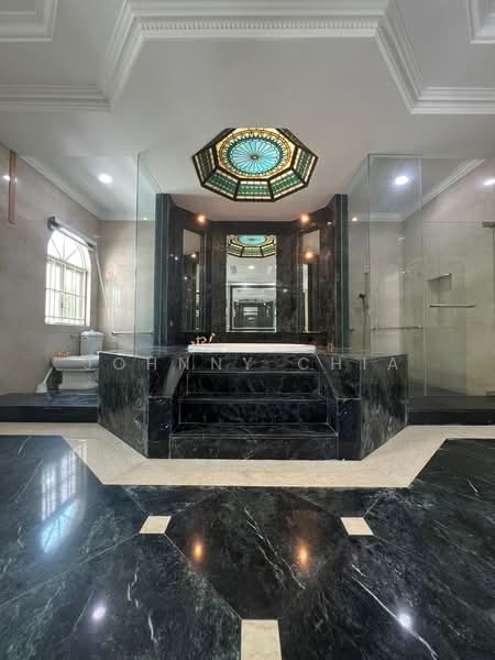 Old Holland Road GCB Good Class Bungalow, Old Holland Road,Wilby Road, Brizay Park, Bukit Timah Road, 6 Bedrooms, 12,000 sqft, Good Class Bungalow For Rent, by Johnny Chia, 500056110 - Bathroom - PropertyGuru.com.sg