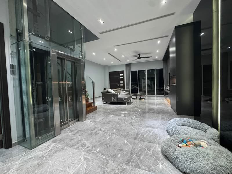 ⭐️⭐⭐️LANDED7772@Renovated 3.5 storey freehold terraced house with lift (D28) 4 rm, , 4 Bedrooms, 3,500 sqft, Terraced House For Sale, by WeeThong Chai, 500056127 - Living Room - PropertyGuru.com.sg