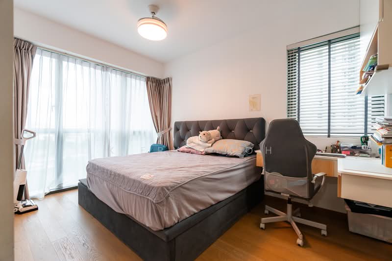 The Florence Residences Condominium For Sale at S$ 3,580,000 | PropertyGuru Singapore - Bedroom