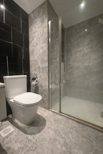 The Santorini Condominium For Sale at S$ 1,350,000 | PropertyGuru Singapore - Bathroom