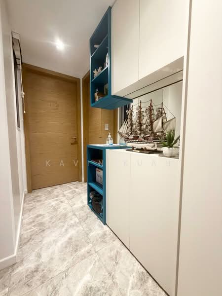 The Santorini Condominium For Sale at S$ 1,350,000 | PropertyGuru Singapore - Entrance