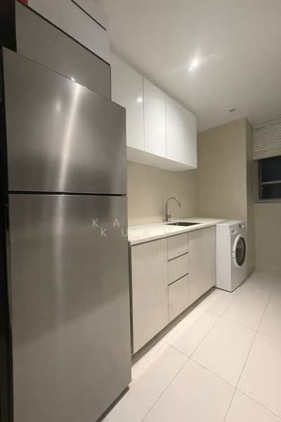 The Santorini Condominium For Sale at S$ 1,350,000 | PropertyGuru Singapore - Kitchen