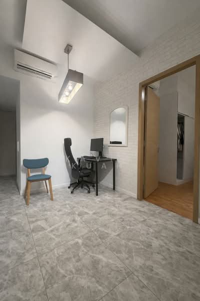 The Santorini Condominium For Sale at S$ 1,350,000 | PropertyGuru Singapore - Study