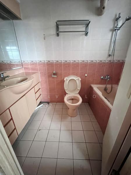 323B Sengkang East Way, 323B Sengkang East Way, 3 Bedrooms, 1,184 sqft, HDB Flat For Rent, by Melvin Lo, 500056148 - Bathroom - PropertyGuru.com.sg