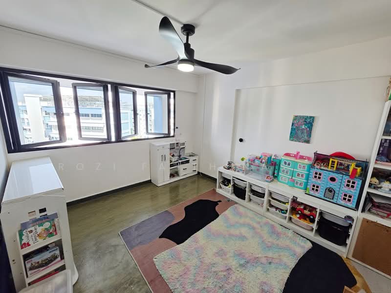 124 Tampines Street 11 HDB Flat For Sale at S$ 949,000 | PropertyGuru Singapore