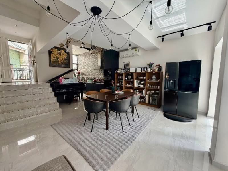 Kew Gate Cluster House For Sale at S$ 3,188,888 | PropertyGuru Singapore - Interior