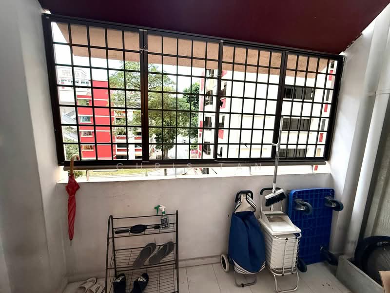 616 Ang Mo Kio Avenue 4 HDB Flat For Sale at S$ 1,200,000 | PropertyGuru Singapore - Balcony