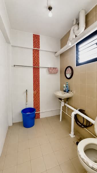 110 Tampines Street 11, 110 Tampines Street 11, 2 Bedrooms, 797 sqft, HDB Flat For Sale, by Wendi Sim, 500056185 - Master Bathroom - PropertyGuru.com.sg