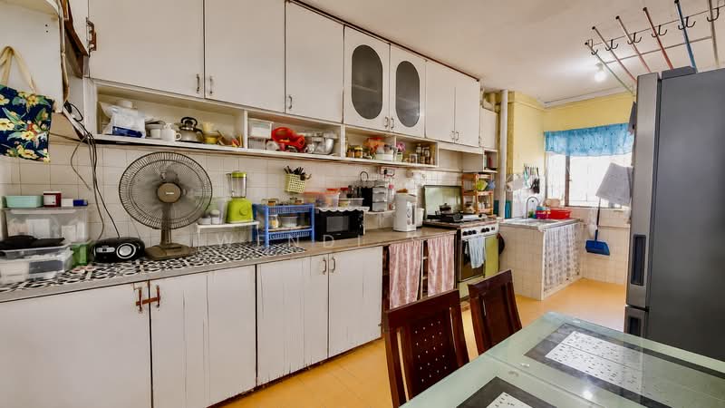 110 Tampines Street 11, 110 Tampines Street 11, 2 Bedrooms, 797 sqft, HDB Flat For Sale, by Wendi Sim, 500056185 - Kitchen - PropertyGuru.com.sg