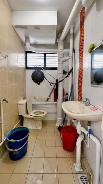 110 Tampines Street 11, 110 Tampines Street 11, 2 Bedrooms, 797 sqft, HDB Flat For Sale, by Wendi Sim, 500056185 - Bathroom - PropertyGuru.com.sg