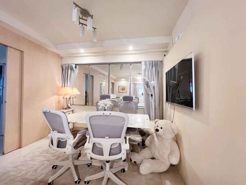 For Sale - 556 Woodlands Drive 53