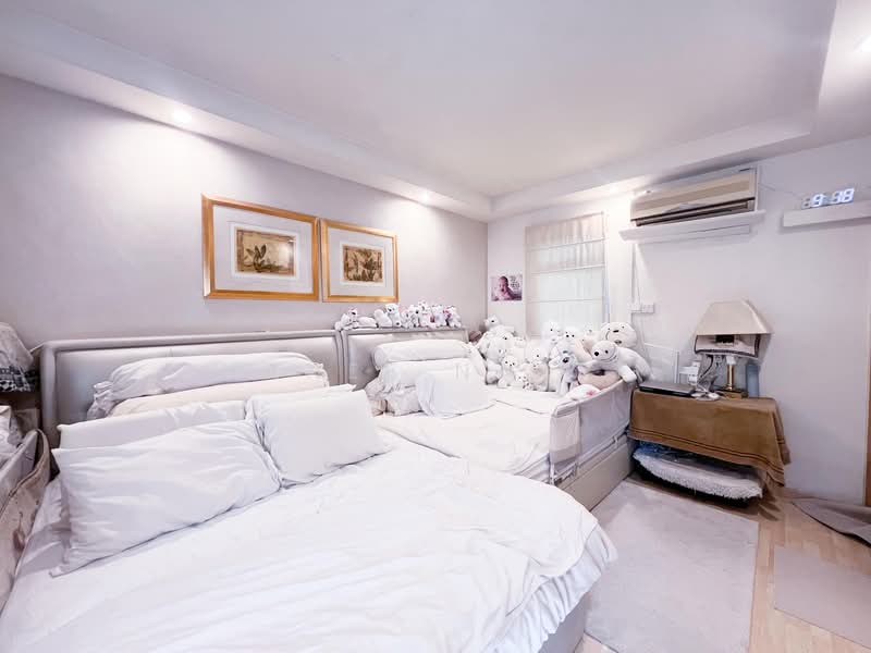 For Sale - 556 Woodlands Drive 53