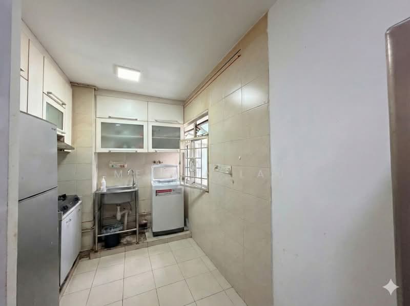 466B Sembawang Drive HDB Flat For Sale at S$ 540,000 | PropertyGuru Singapore - Kitchen