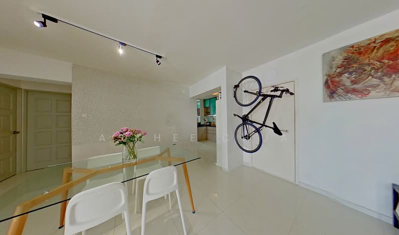 985B Buangkok Crescent HDB Flat For Sale at S$ 708,000 | PropertyGuru Singapore - Dining Room
